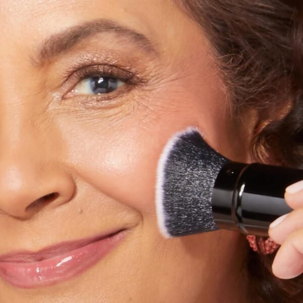 LAURA GELLER NEW YORK Retractable Black Kabuki Brush for Liquid, Cream and Powder Face Makeup With Aluminum Handle - Image 7