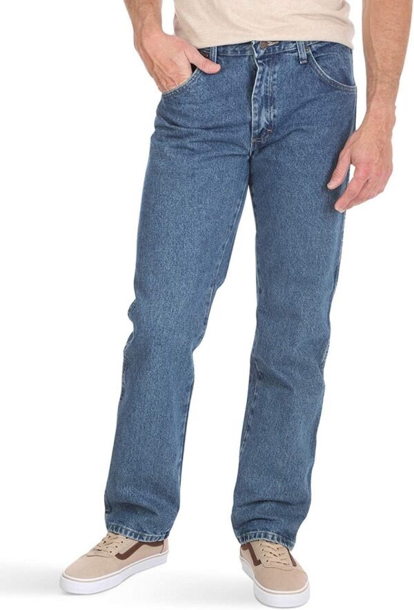 Wrangler Men's Classic 5-Pocket Regular Fit Cotton Jean