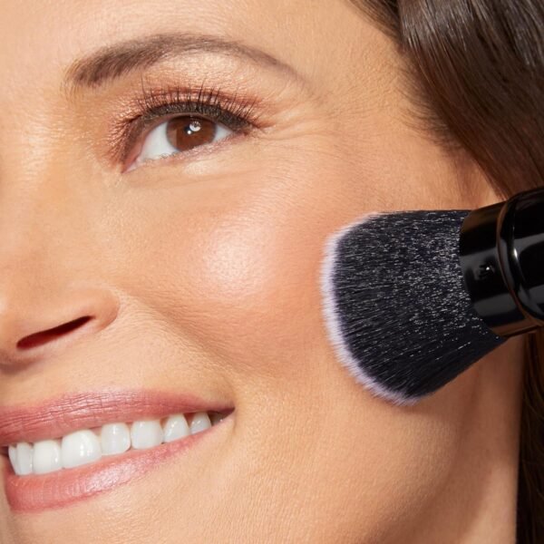 LAURA GELLER NEW YORK Retractable Black Kabuki Brush for Liquid, Cream and Powder Face Makeup With Aluminum Handle - Image 8