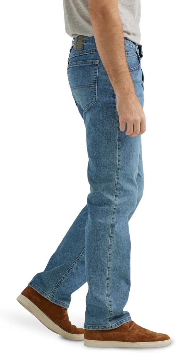 Wrangler Authentics Men's Classic 5-Pocket Regular Fit Flex Jean - Image 2