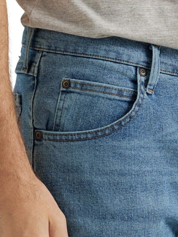 Wrangler Authentics Men's Classic 5-Pocket Regular Fit Flex Jean - Image 5