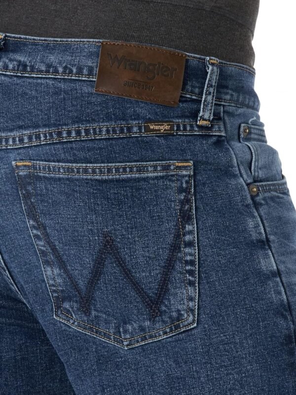 Wrangler Men's Free to Stretch Relaxed Fit Jeans - Image 4