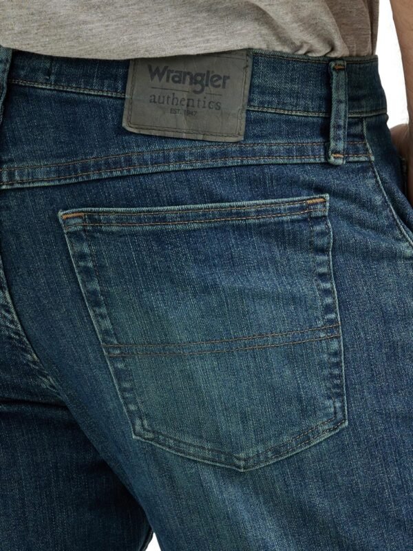 Wrangler Authentics Men's Classic 5-Pocket Regular Fit Flex Jean - Image 5